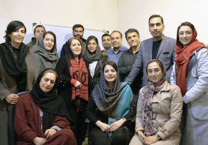 شرکت‌کنندکان در کارگاه آموزشی خودشناسی و رهایی از مشکلات ارتباطی با تاکید بر ذهنیت‌های طرحواره‌ای